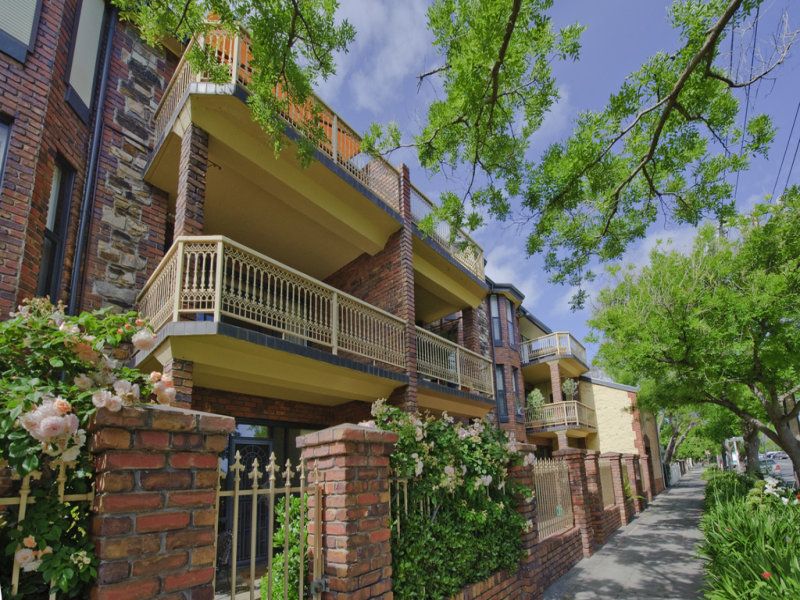 5 Barton Tce East NORTH ADELAIDE 5006